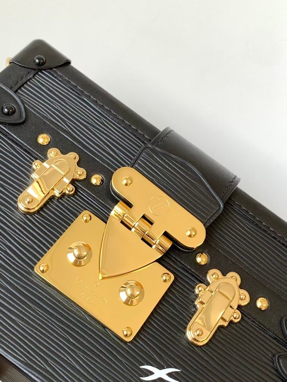Louis Vuitton Petite Malle Black Epi Leather Shoulder Bag - Picture 4 of 7